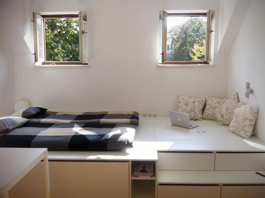 The Cute, Sunny Apartment In The Center +P Ljubljana Exteriör bild